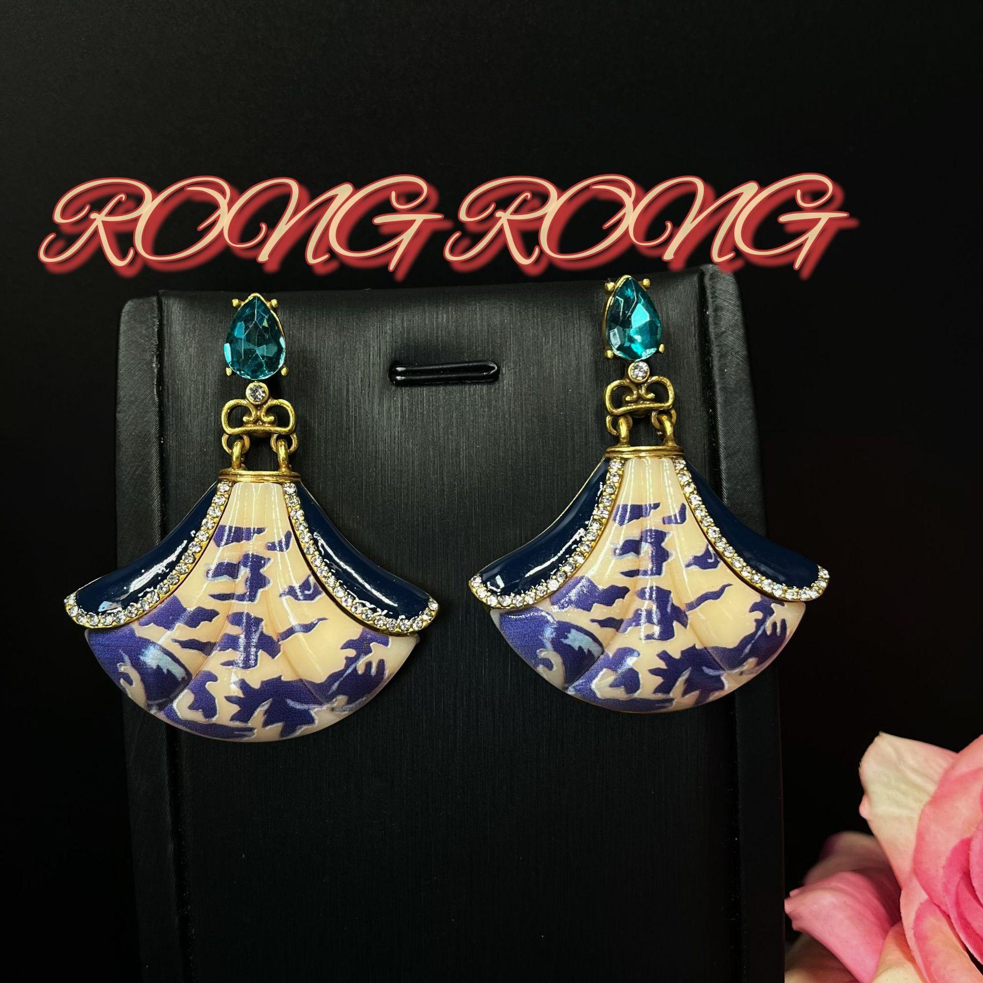 Middle Aged Vintage New Chinese Landscape Ancient Style Earrings Ethnic National Fan-shaped Elegant Luxurious синий