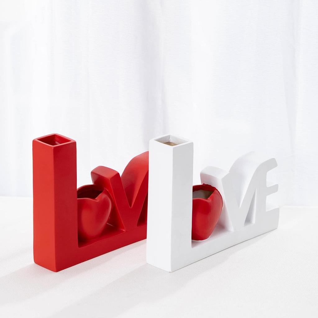 Handmade LOVE Shaped Resin Flower Vase: Festive Wedding Decoration
