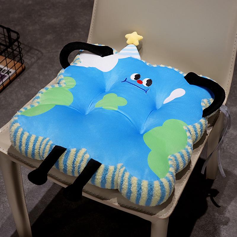 

Подушка-сиденье мультяшная Planet Petal, плюшевая - Дизайн Луна Земля, утолщенная подушка для стула со спинкой для комфорта осенью/зимой 40x40x8cm 390g