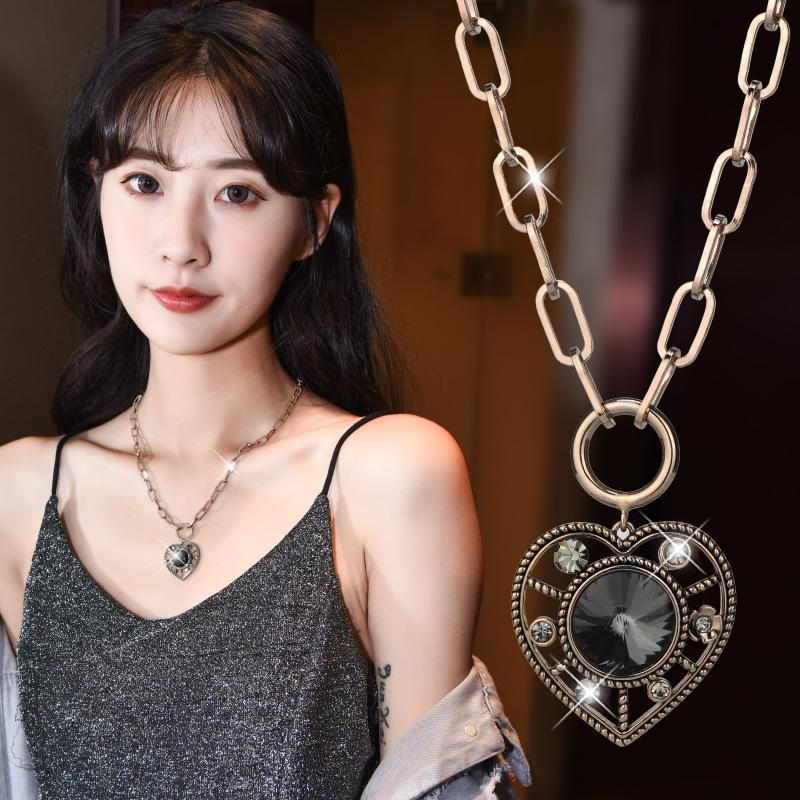 

Style Chic Korean Pendant Necklace For Women Featuring Eyecatching Geometric Shapes And Beautiful Rhinestone Detailing Fo Ideal Heart Chain