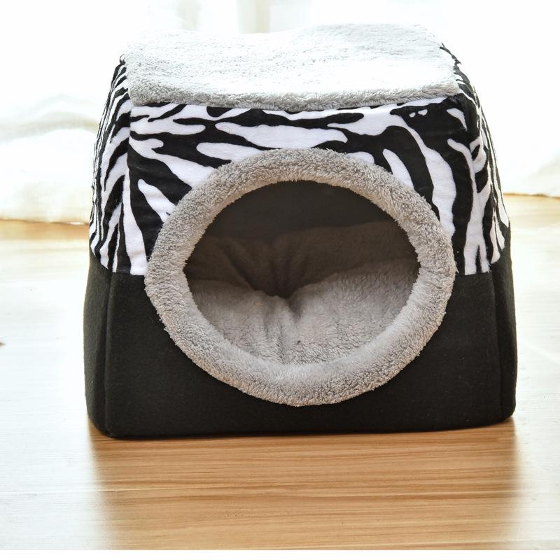 

Universal All-Season Enclosed Pet House for Cats & Small Dogs L