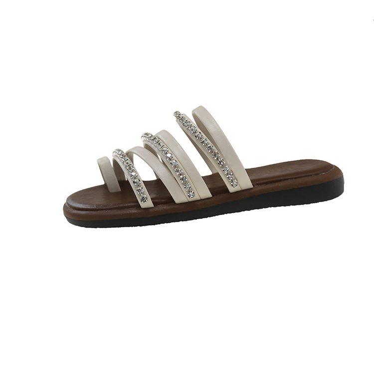 Korean version of the toe cool slippers women's 2025 summer new wear fashion flat-bottomed fairy wind summer beach sandals