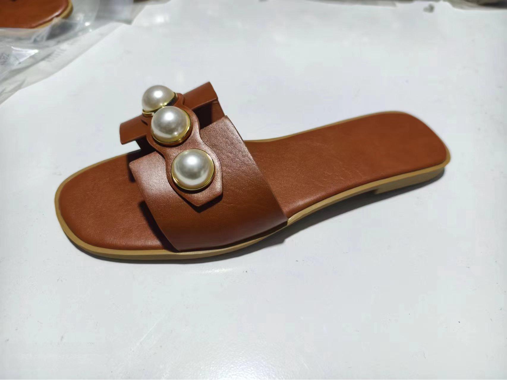 

Женские тапочки Pearl Flat Slippers 2023 года — легкие пляжные сандалии на низком каблуке 36 коричневый