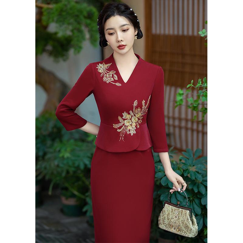 Elegantné čínské šaty Cheongsam pre matku nevesty: 2025 Štíhle spoločenské šaty na svadobnú hostinu