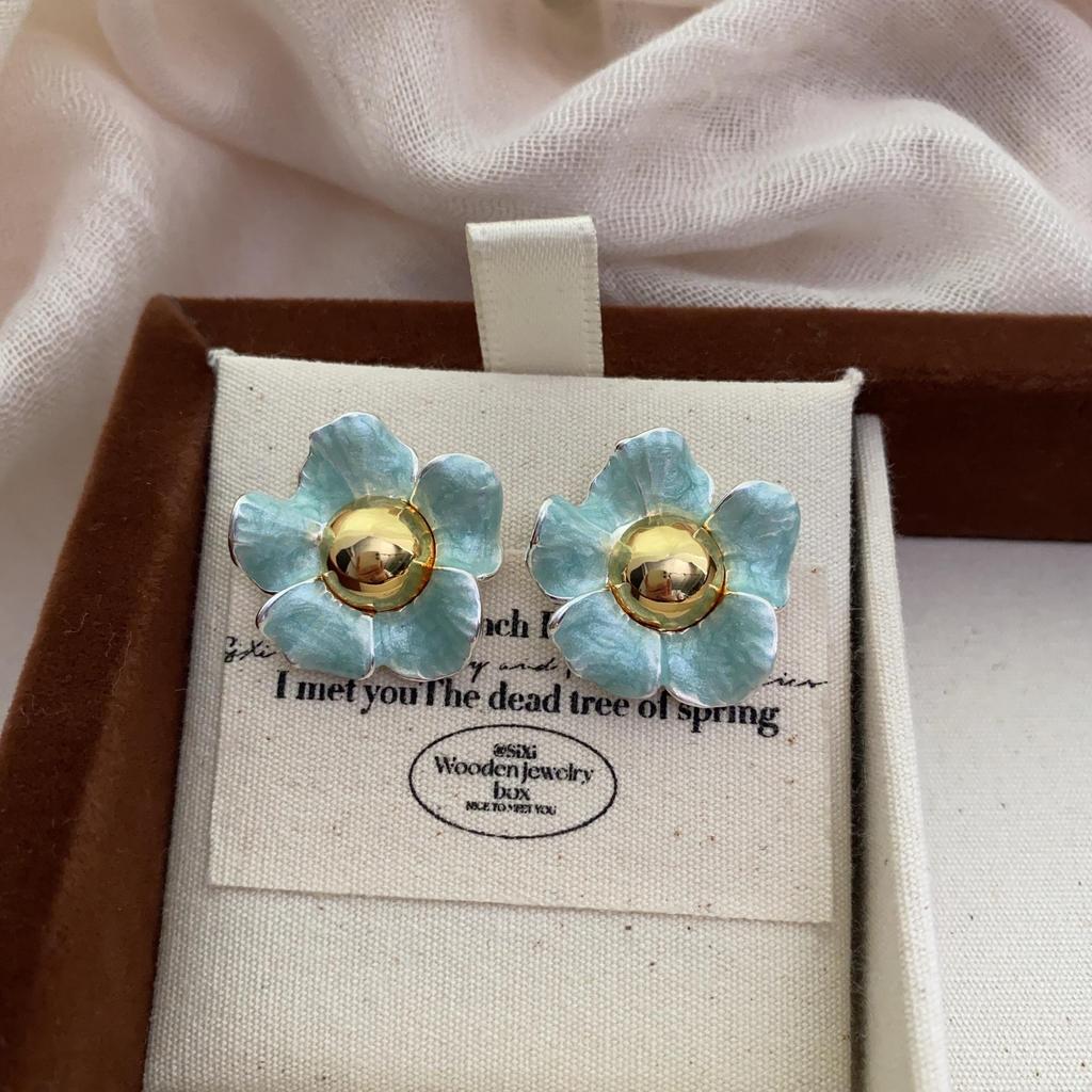 Simple Pearl Fringed Stud Earrings Metal Shell Temperament Elegant Shell Earrings Popular Earrings