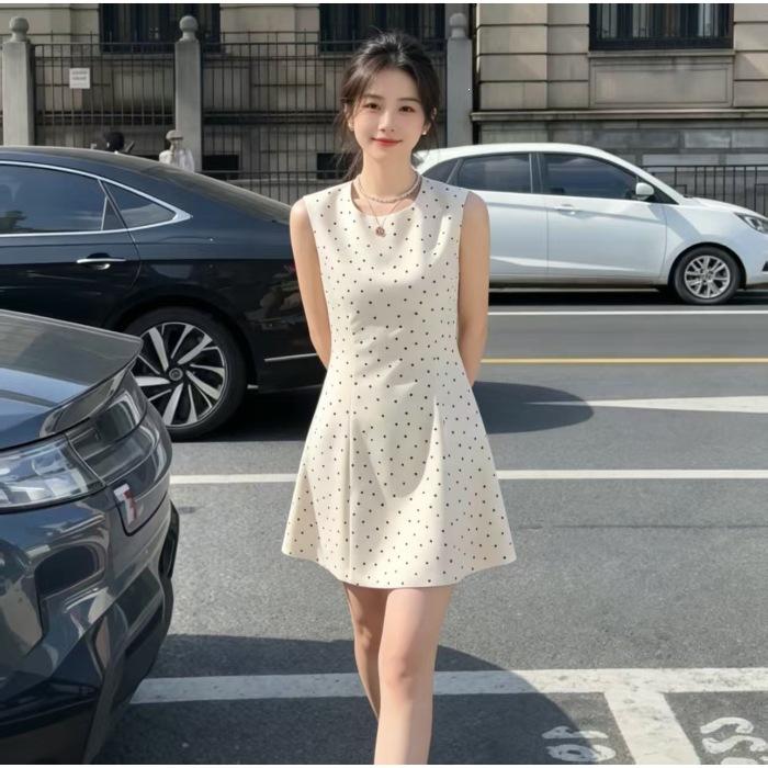 French Polka Dot Sleeveless Vest Dress Women's Summer 2026 New Style Waist and Thin Temperament Short Skirt