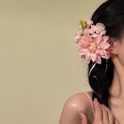 Korean Style Fresh Fabric Flower Hair Clip - Fashionable and Versatile High-End Hair Accessory for Women
