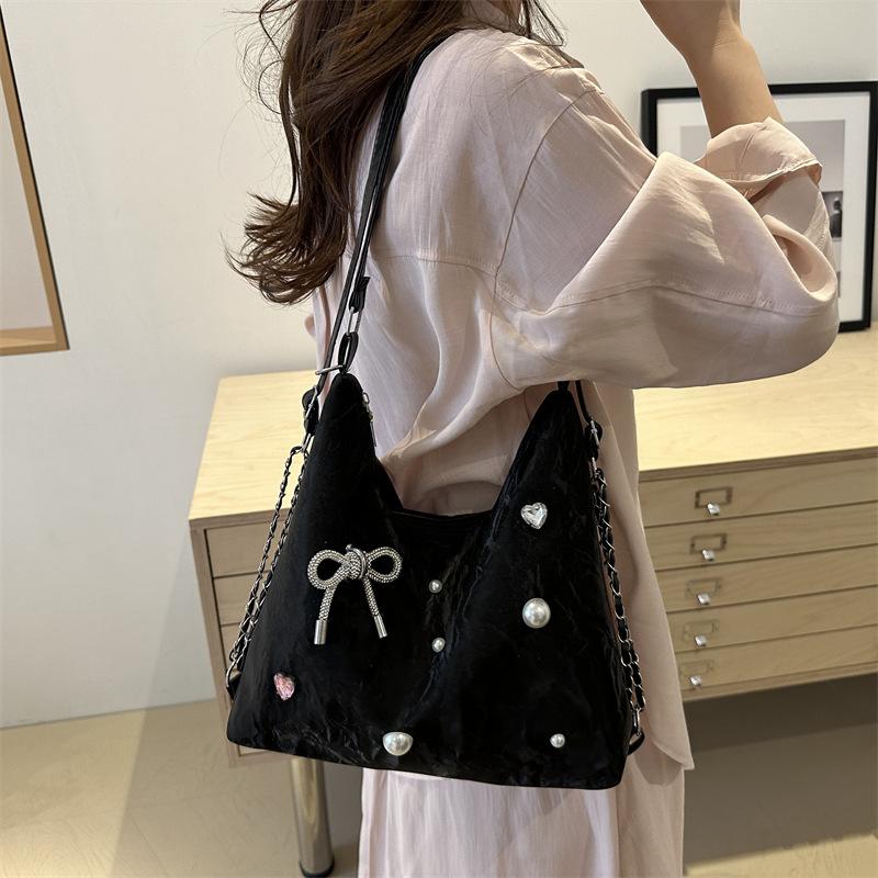 Simple and Fashionable Large Capacity Tote Bag for Women In Summer New Trendy Commuting Bag Simple Casual Backpack