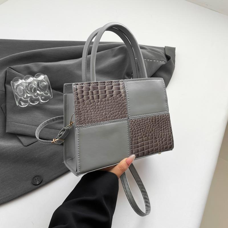 Niche design foreign style small square bag 2025 autumn new fashion simple retro trend shoulder messenger bag