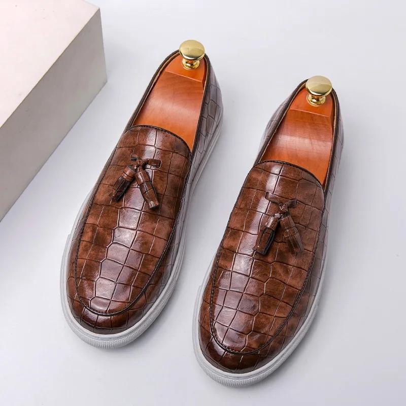 Britain Fashion Men Slip on Flats Crocodile Pattern Patent Leather Shoes Casual Loafers Formal Dress Footwear Shoes for Men