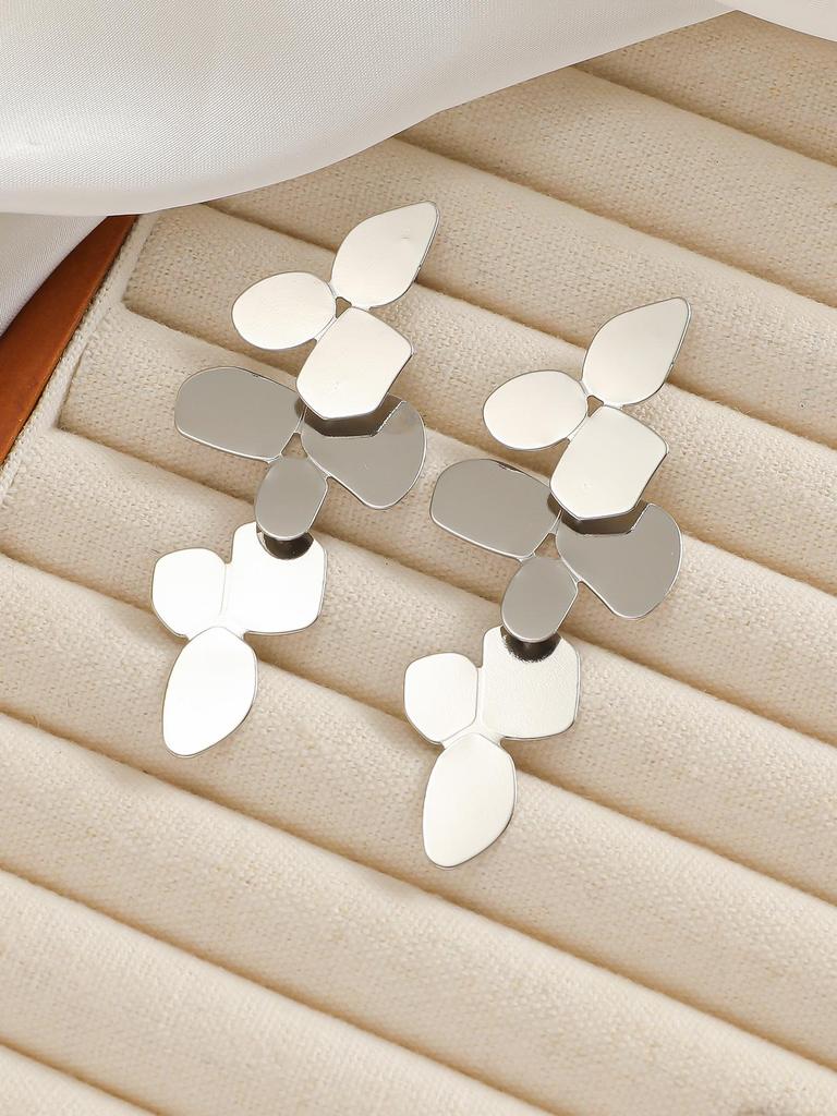 Eco-friendly Retro Silver Fish Scale Sequin Dangle Earrings for Women - Light Luxury, European-American Style, High-end Personality