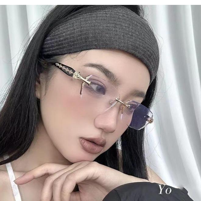 Women's Slim Frameless Anti-Blue Light Reading Glasses - Fashionable Plain Face Slimming Design with Cut Edge Style.