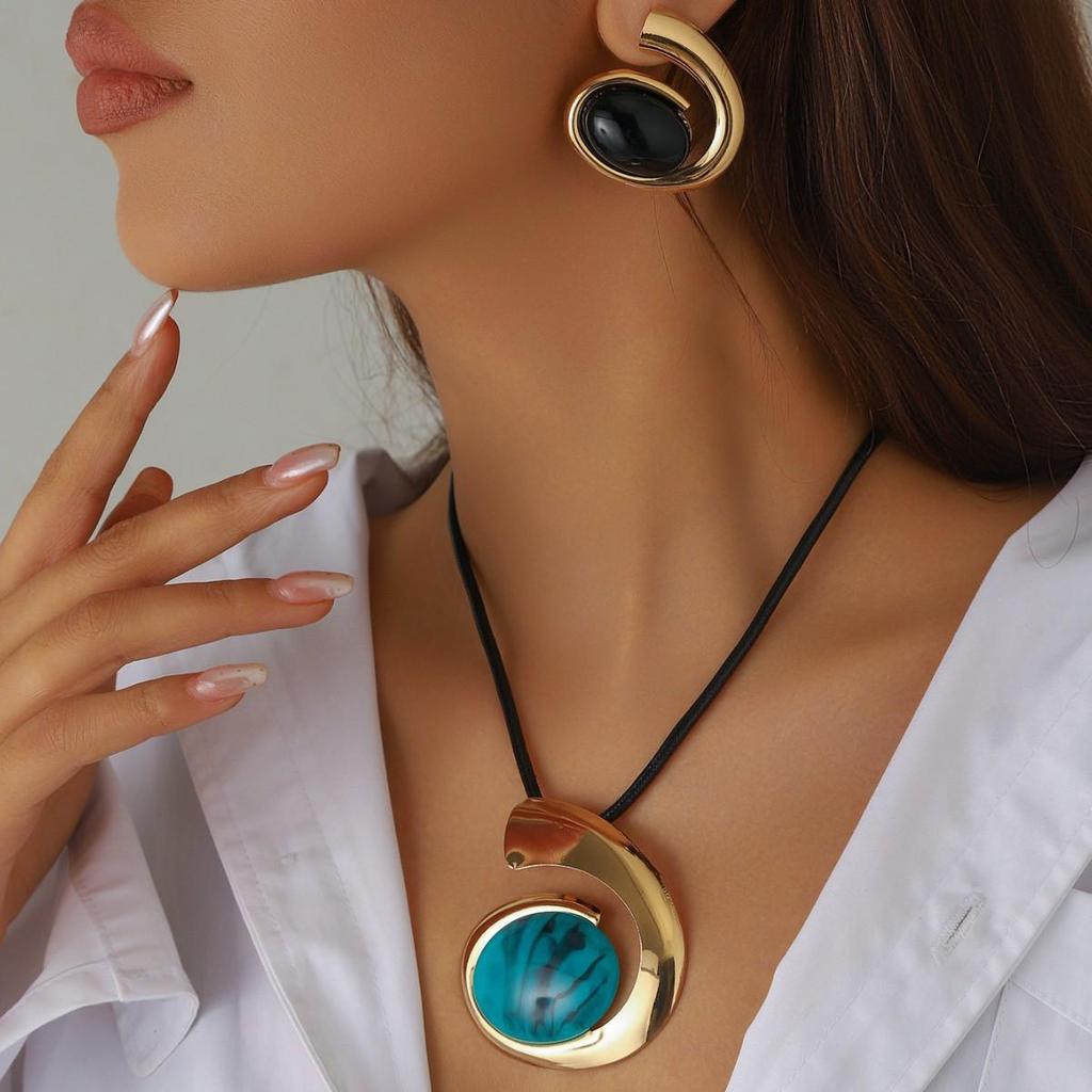 Retro Turquoise Gold Dangle Earrings: European-American Fashion Statement Set