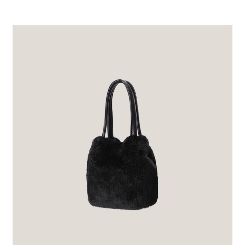 

Плюшевая сумка женская японская и корейская модная портативная сумка-ведро меховая сумка через плечо новая осенне-зимняя меховая сумка
