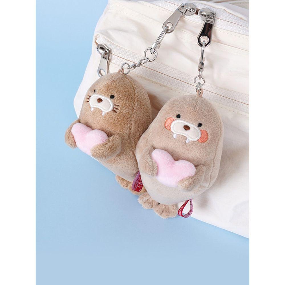 plusyplusy walrus keychain beige brown