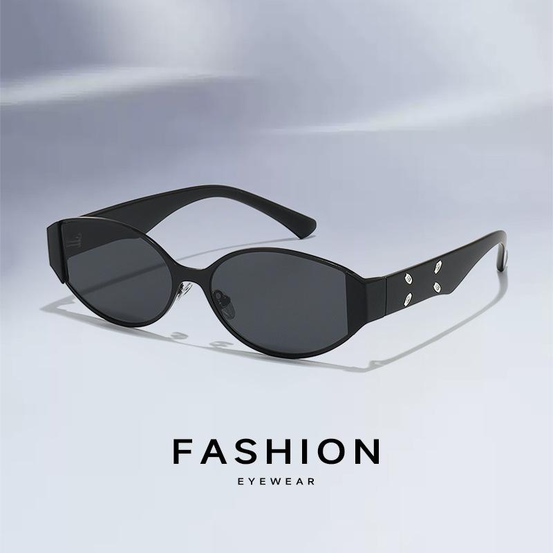 Personality white frame cat eye sunglasses women retro high-end sense old money style sunglasses sunscreen sunglasses UV protection