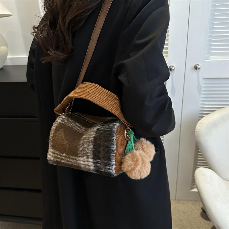 Winter Plaid, Winter Fashion 2025 New Woolen Plaid Single Shoulder Crossbody Pillow Handbag