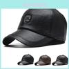 Casquette d'hiver d'extérieur pour personnes âgées avec cache-oreilles en cuir PU coupe-vent Casquette de baseball avec ajustement réglable
