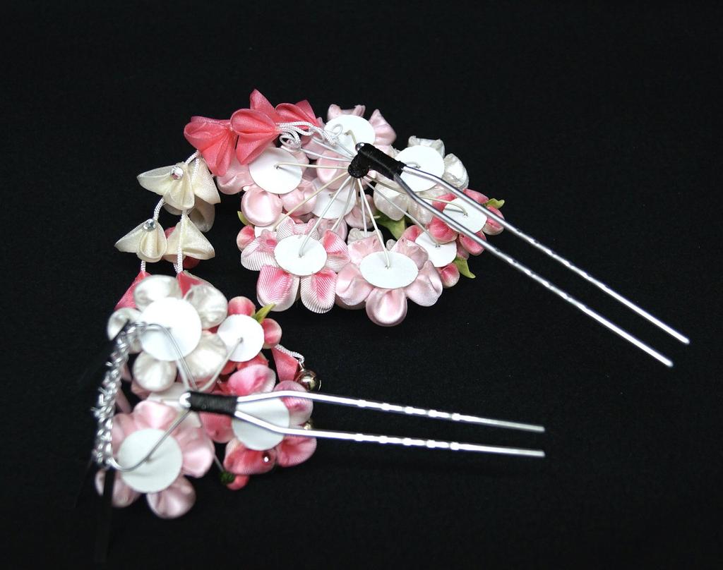 hair ornament set Furisode ceremony Tsumami work pink white silver leaf [Kyoto Usagido] 2-piece coming-of-age wk-279