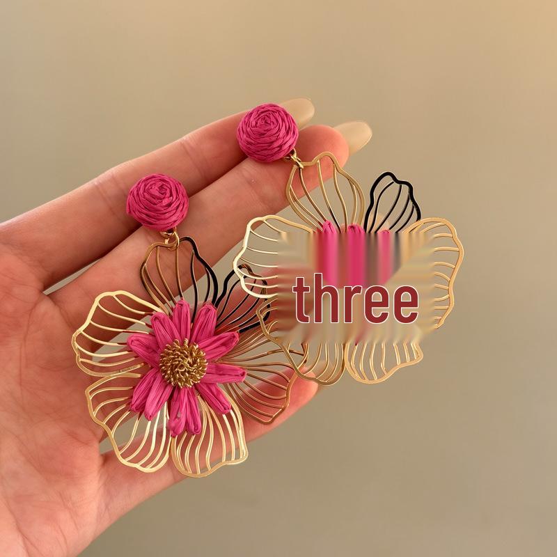 Silver Needle Raffia Flower Stud Earrings - Elegant Holiday Style, Light Luxury, High-End Niche Design