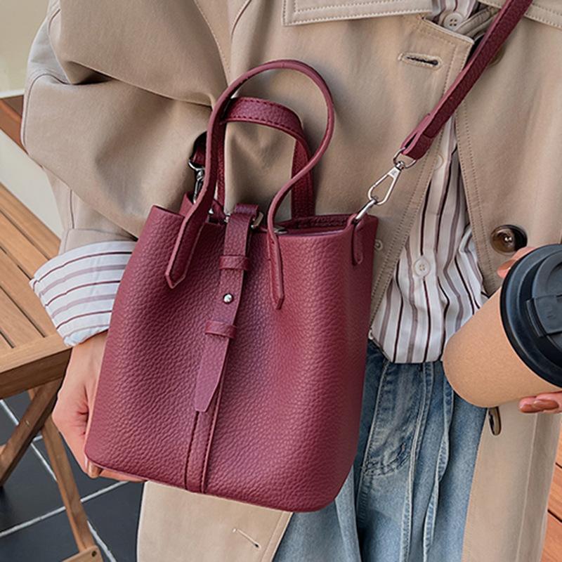 Niche Simple Portable Vegetable Basket Bag Women's 2025 Autumn New Commuter Large-capacity Shoulder Crossbody Bucket Bag