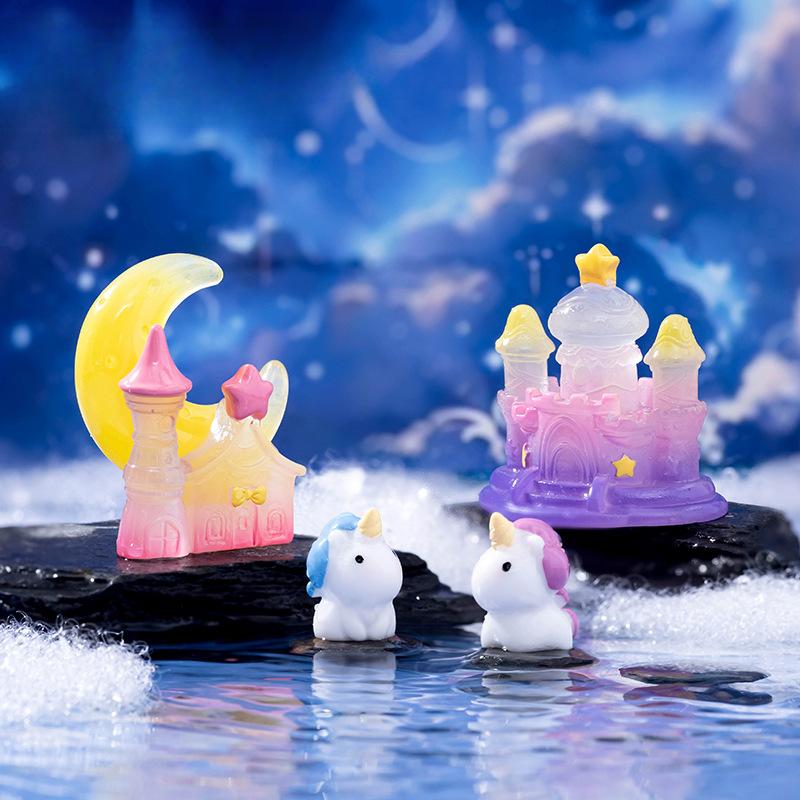 Strălucire în întuneric Basm Sclipitor Castelul Micro Peisaj Decorare tort de masă Stele de vis Decorare din rășină Castelul lunii