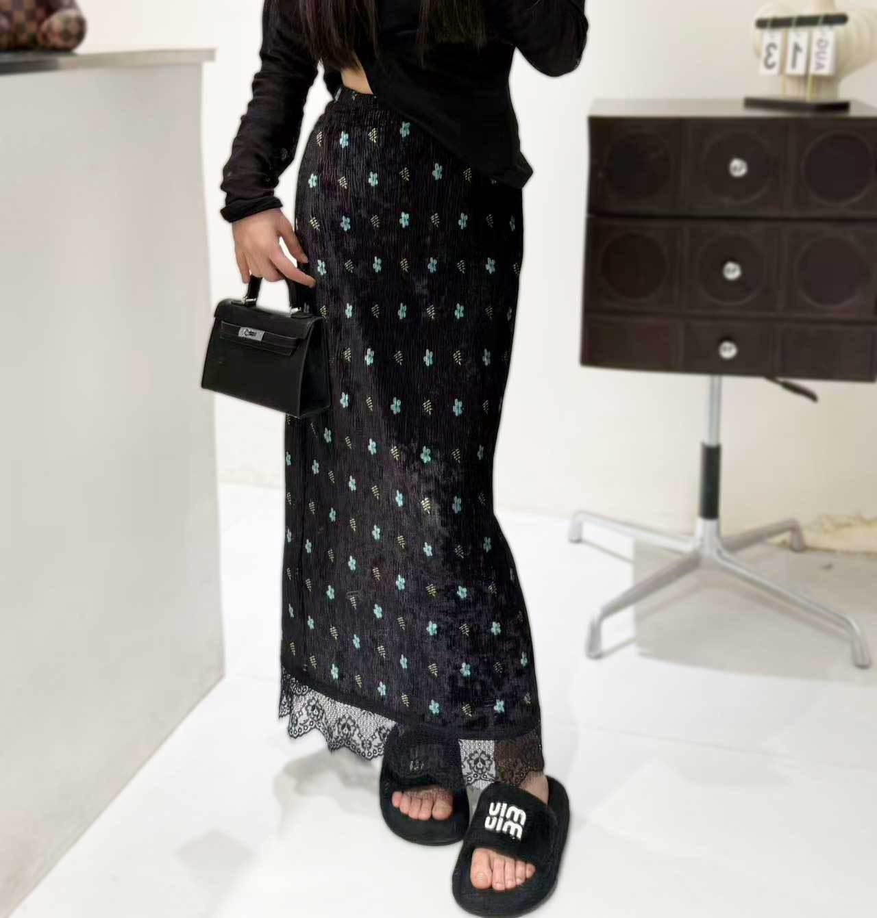 2025 Retro High-Waisted Floral Velvet Skirt - Women s Slimming Winter Fashion S (42.5-50 kg)