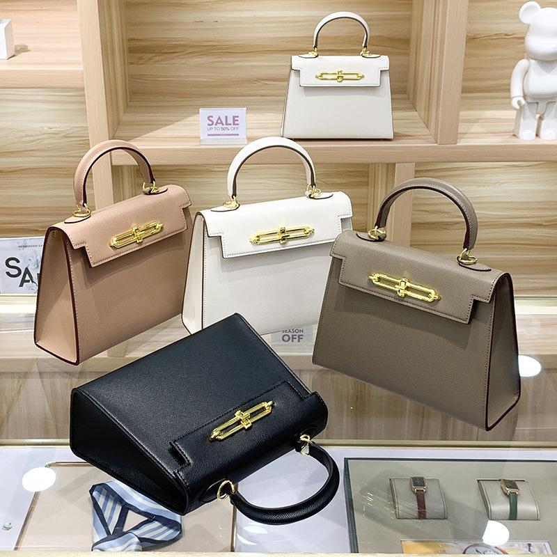Elegant Crossbody Handbag - Luxe Texture & Versatile Design