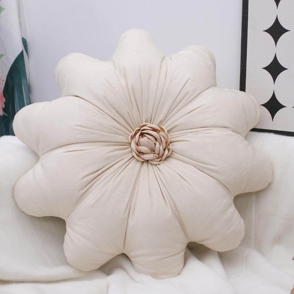 

Minimalist Dutch Velvet Floral Shape Cushion Comfortable Washable Sofa Pillow Decorative Soft Bedroom Pillow Bedroom Decor бежевий