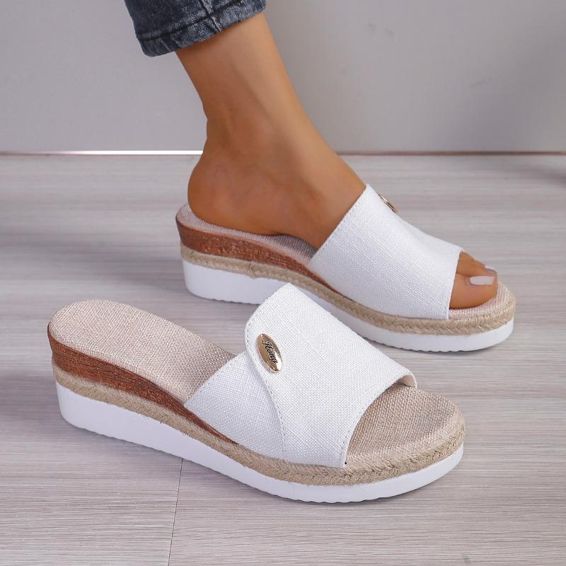 

2024 Новые высококачественные женские туфли, летние, с открытым носком, однотонные, на танкетке, женские тапочки, большие размеры, повседневная женская пляжная обувь 43 белый