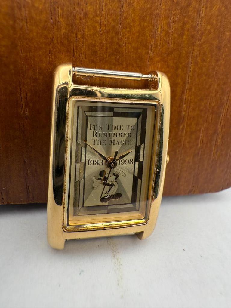 [USED] f1004 Face Only SEIKO Watch Tokyo Disneyland 15th Anniversary