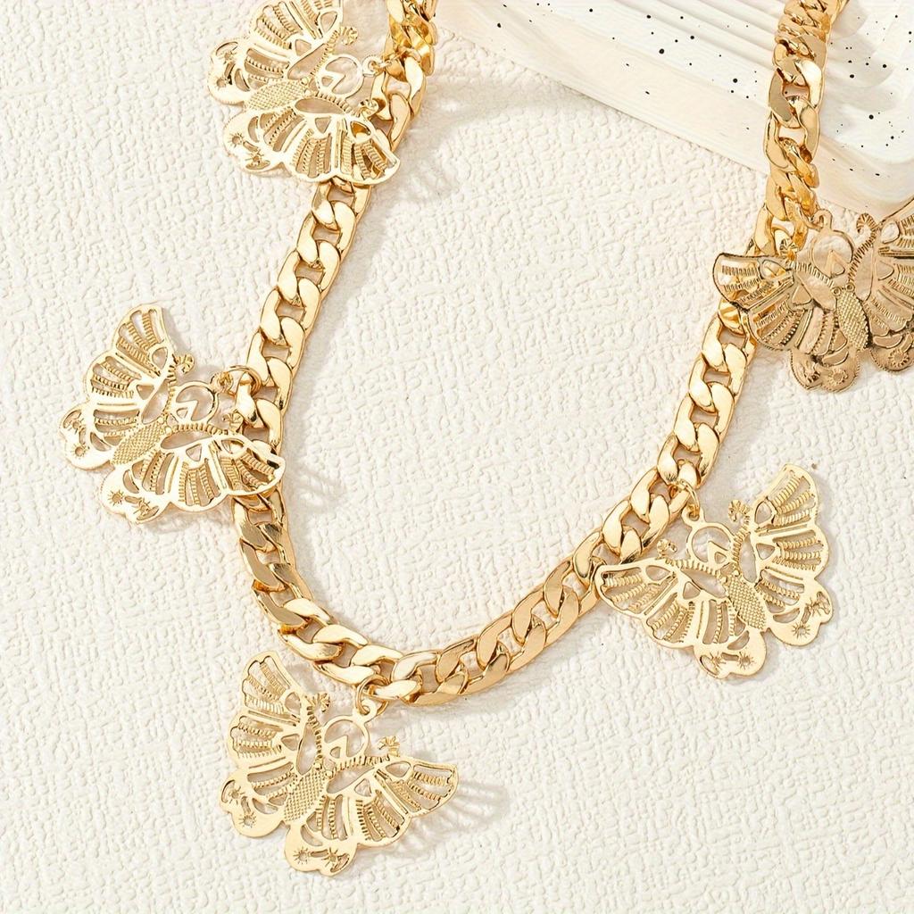 An atmospheric metal golden yellow chain, court style hollow butterfly pendant, women's necklace, fashionable and exquisite