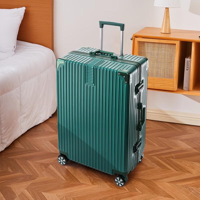 VICTORIATOURIST 607 Durable Aluminum Frame Luggage