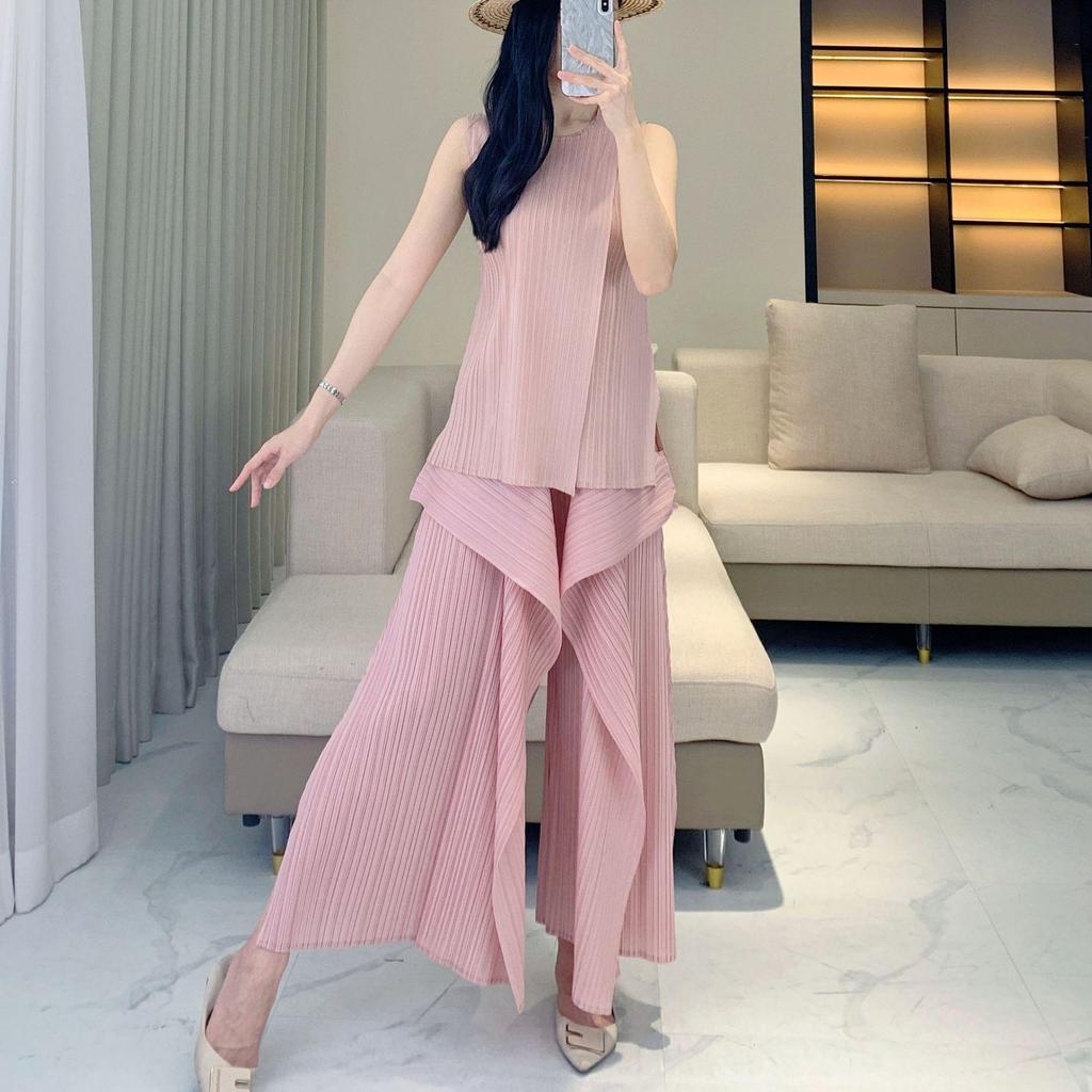 Elegant Summer Two-Piece Set: Irregular Top & Seaweed Wide-Leg Pants for Women