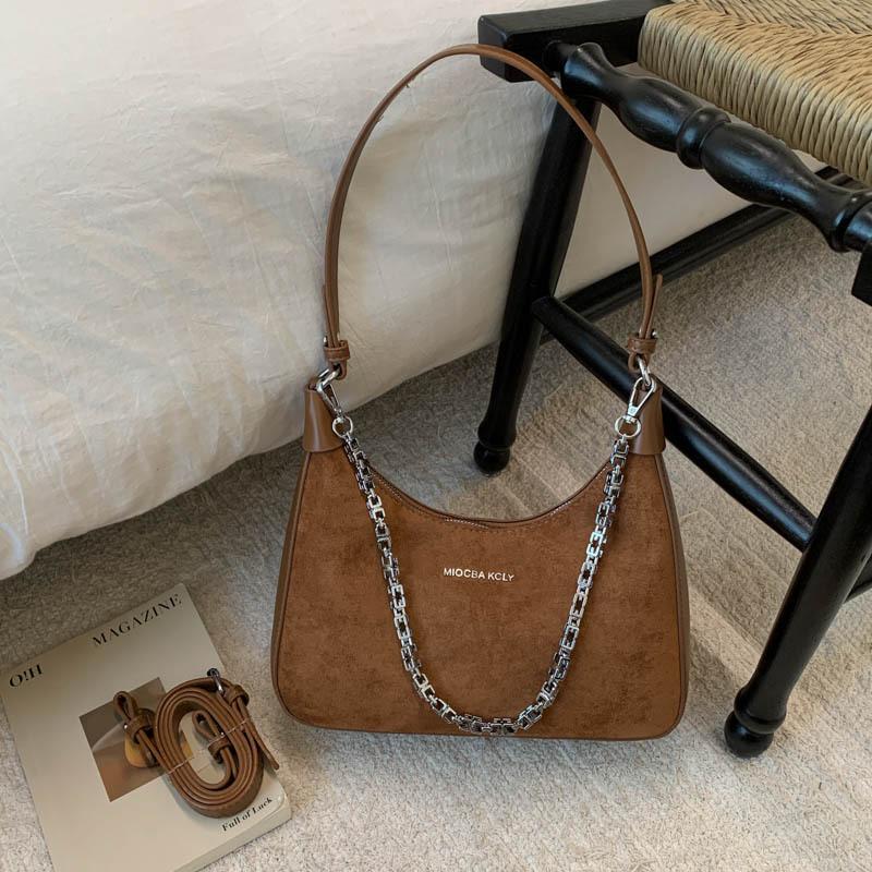 

Popular retro underarm dumpling bag women s winter oil wax leather chain bag fashionable shoulder bag