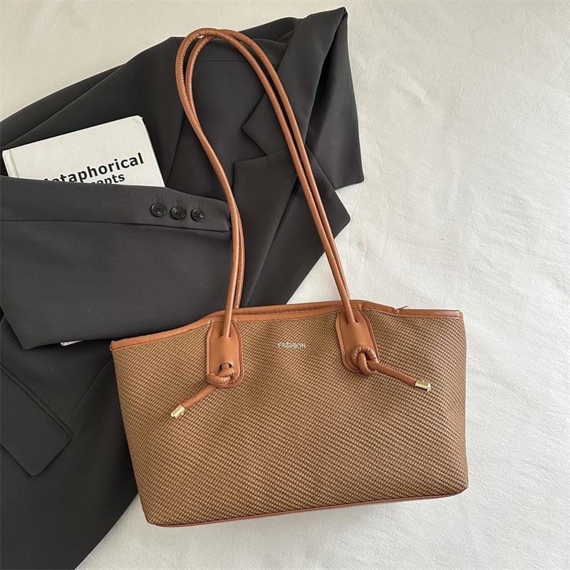 

Сумка премиум-класса из кожи с масляной восковой пропиткой, в стиле ретро, большой вместимости, женская, новая коллекция весна-лето 2025, дорожная сумка-ведро через плечо, сумка-тоут коричневый