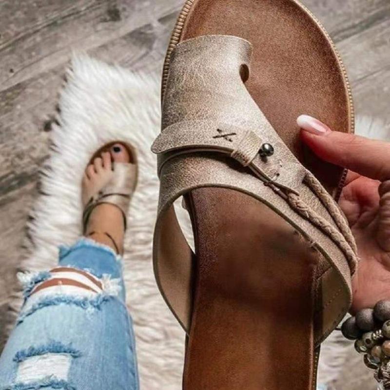 Sandals women's summer new wind cover toe rivets belt buckle breathable large size flat bottom slippers women