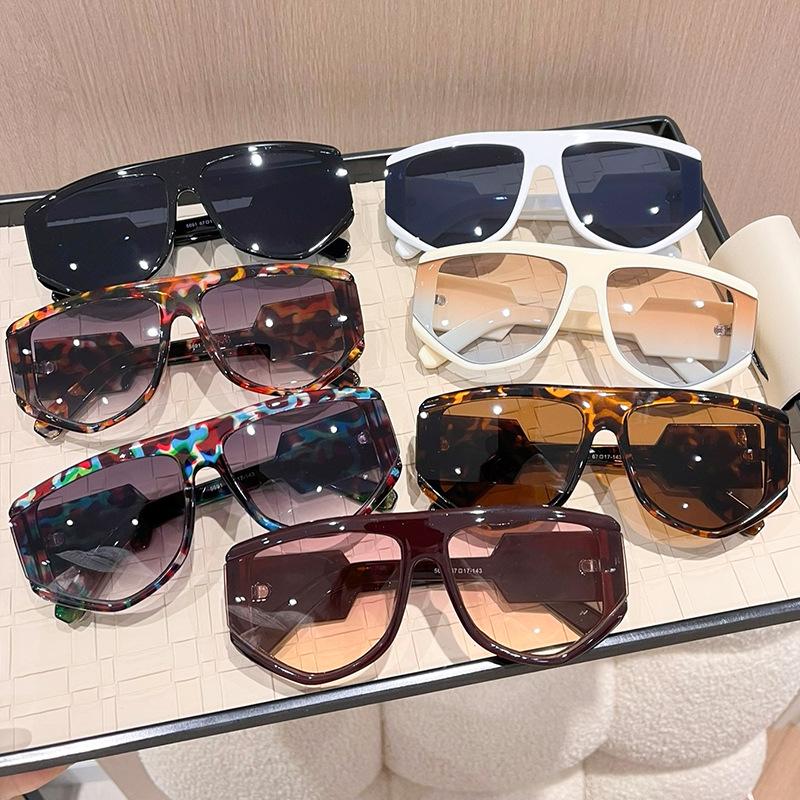 Vintage Luxury Brand Designer Oversized Pilot Sunglasses for Women Men Shades Big Frame Windproof Popular Punk Sun Glasses UV400