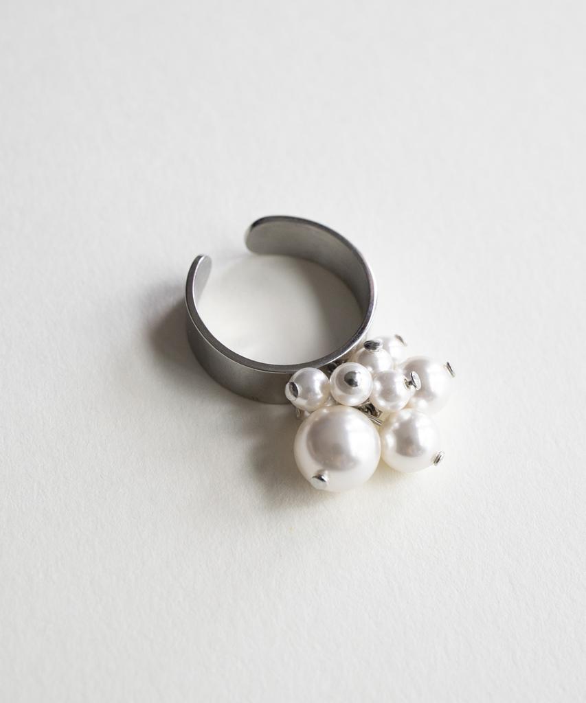 Merrymotive Pearl Bouquet Bold Ring