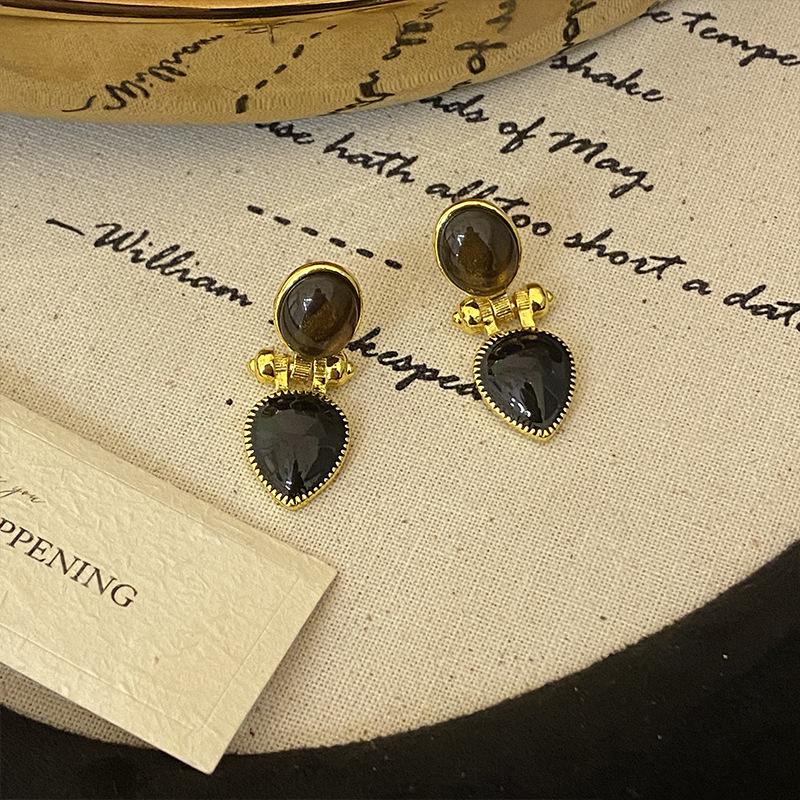 Maillard Geometric Butterfly Coffee Earrings For Women  Vintage Studs Personality Drop Earrings Luxury Designer Jewelry