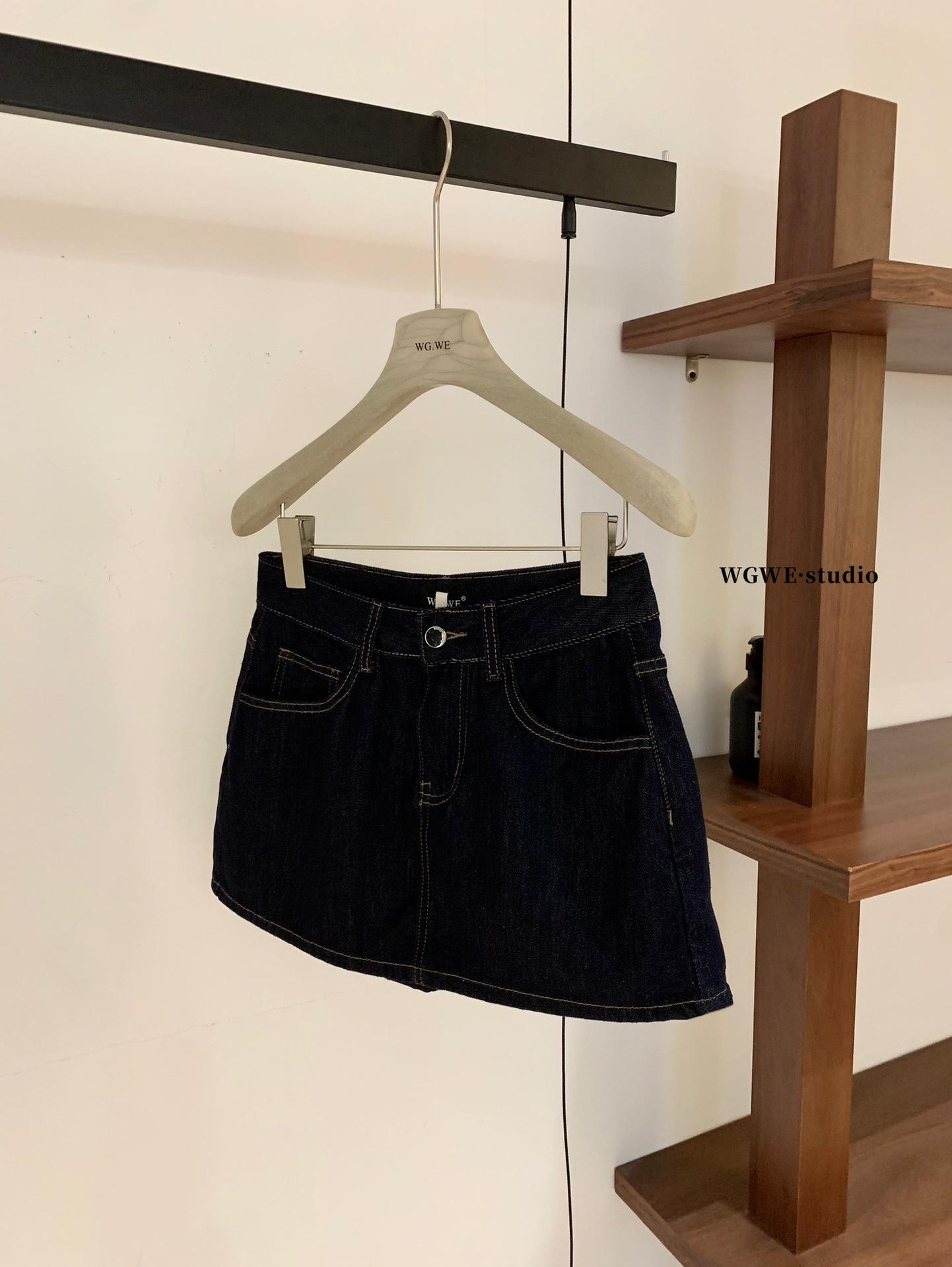 

Women s Autumn/Winter Hip-Hugging Denim Skirt Pants - WGWE8319 Small