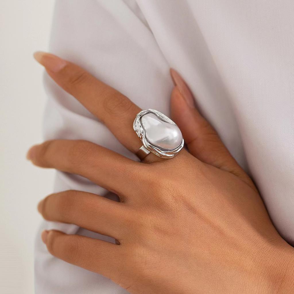 Cross-Border Retro New Simple Rrregular Baroque Imitation Pearl Personality Ladies French Ring, Suitable For Charming Intel