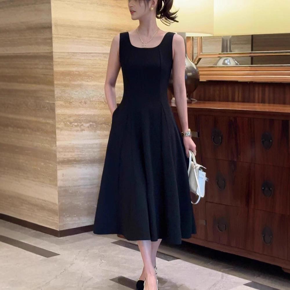 Back Invisible Zipper Hepburn Style Summer Women's Temperament Square Collar Small Sleeveless Black Dress