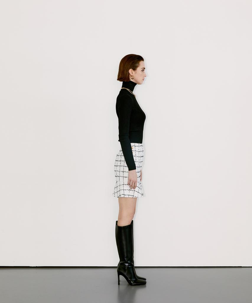 Chaenyuyog Check Mini Flare Skirt [Black Check]