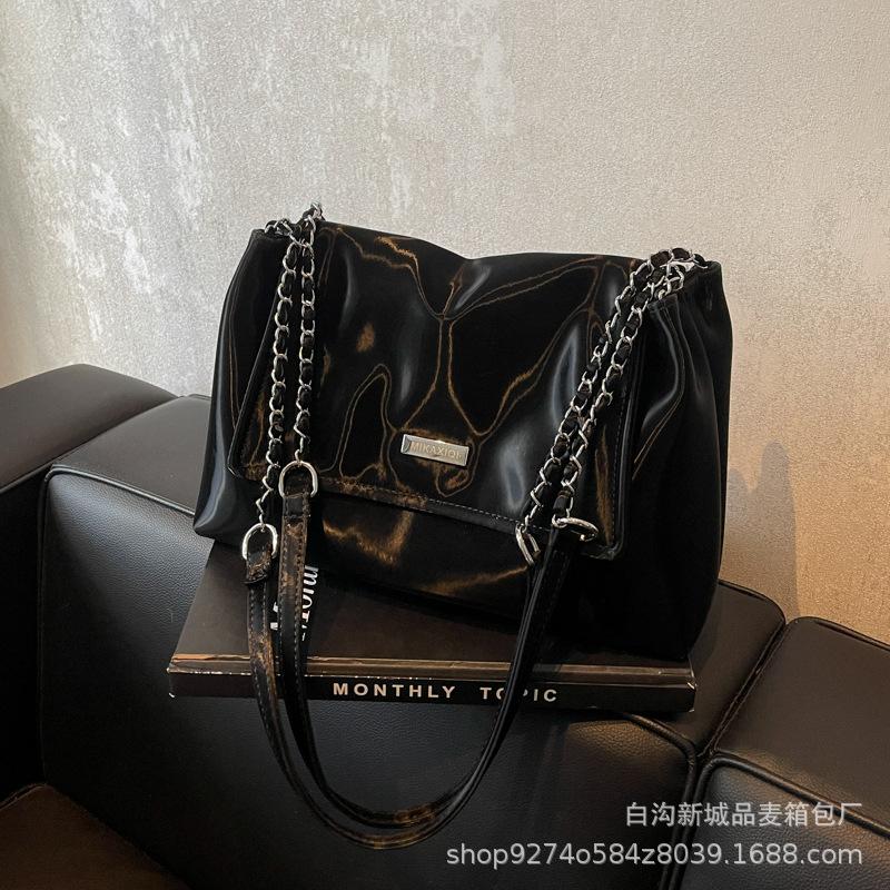 Frosted Retro Bag Women's Large Capacity 2025 New Fashion Chain Shoulder Bag Texture Class Commuter Tote Bag