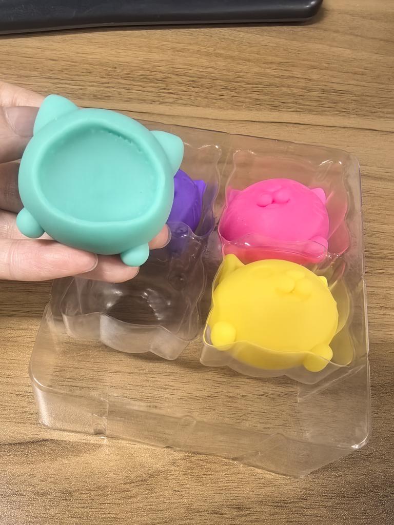 Needoh Teenie Cool Cats 3er-Pack Entzückende Mini-Katzen Fidget Spielzeuge Weich Knetbar Stressabbau Sensorische Quetschspielzeuge