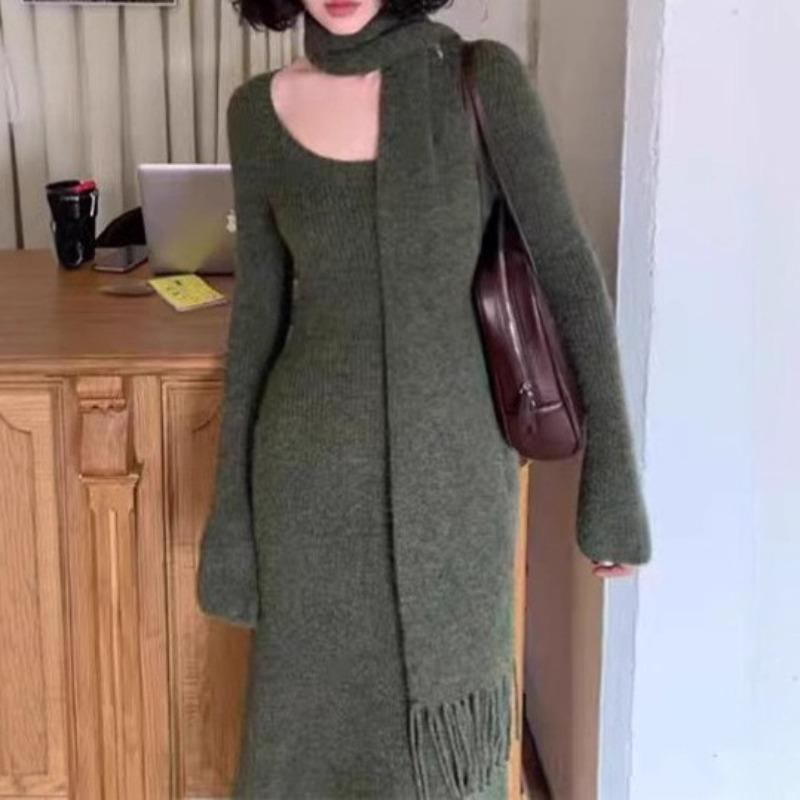 Temperament Gentle Wind with Scarf Long Knitted Dress Women's Autumn and Winter Waist Thin Sweater Skirt with Coat Inside