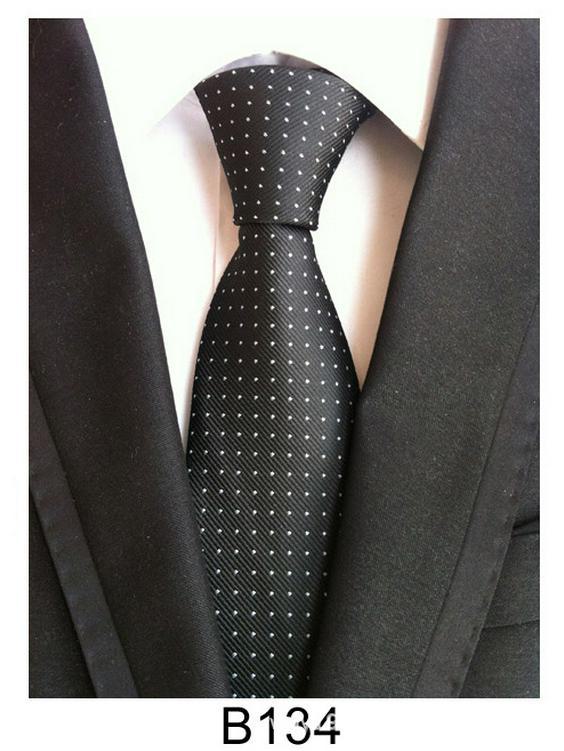 Cravate homme en soie et polyester faite main – Décontractée, formelle ou professionnelle