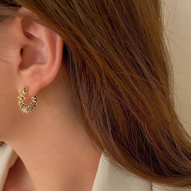 Vintage Metal C-Shaped Earrings for Woman 2026 New Trendy Gold Color Geometric Circle Earrings Party Zircon Accessories