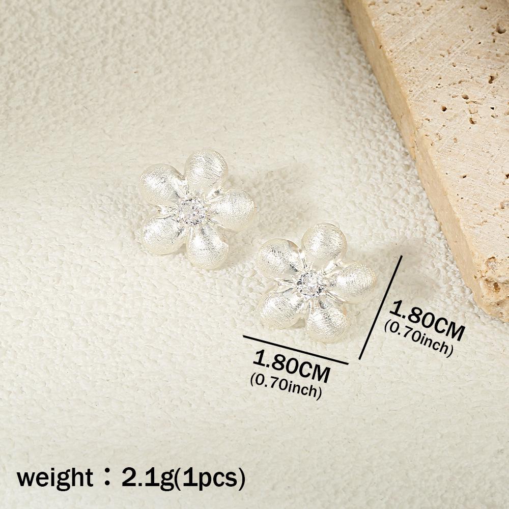 

Moissanite Gold-Inlaid Petal Earrings with Rhinestones серебряный